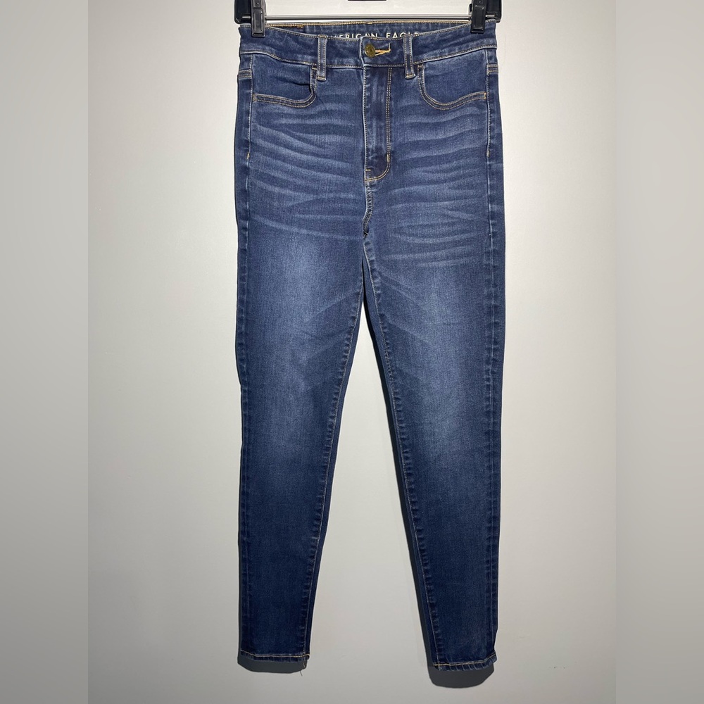 High Rise Blue Jeans with Slim Tapered Fit